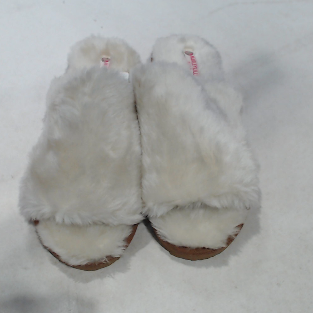 BLOOPER SHOES: BLANK Fuzzy Slippers