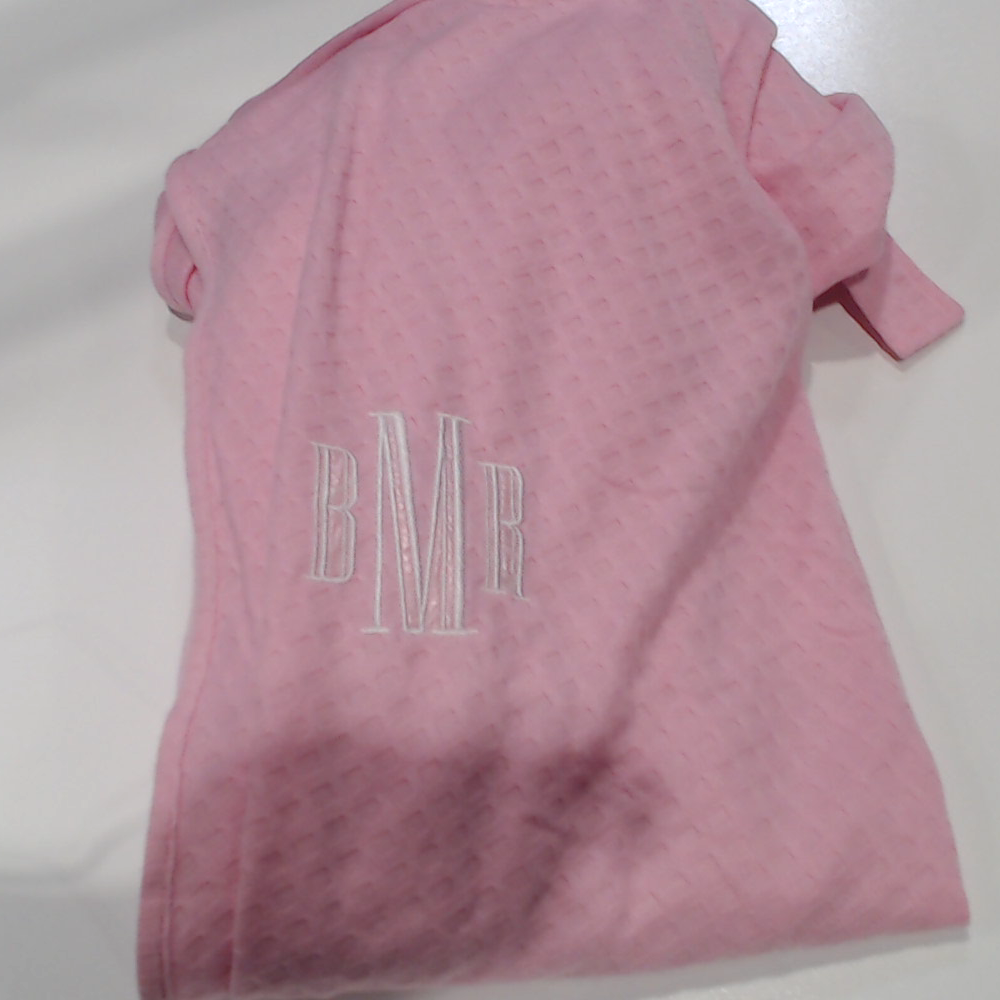 BLOOPER CLOTHING: Monogrammed Scalloped Robe