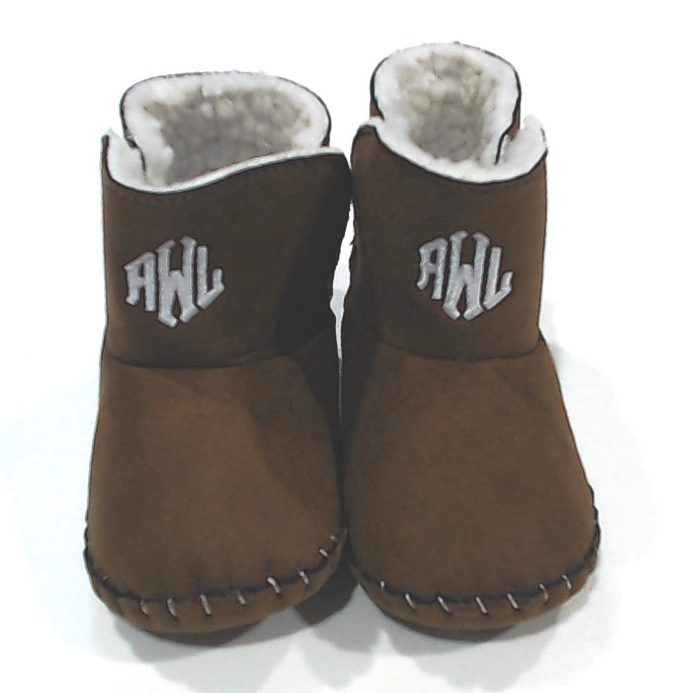 BLOOPER KIDS: Monogrammed Baby Booties