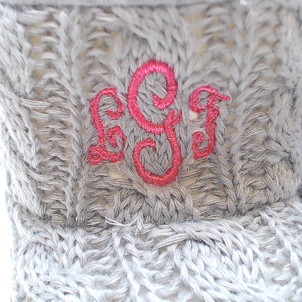 BLOOPER KIDS: Monogrammed Baby Booties
