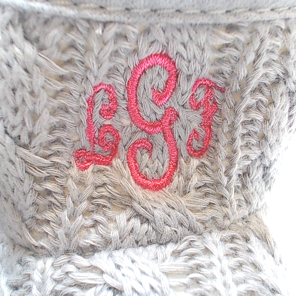 BLOOPER KIDS: Monogrammed Baby Booties