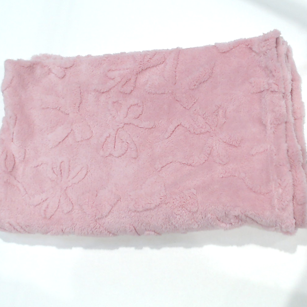 BLOOPER ACCESSORY: Monogrammed Bow Blanket