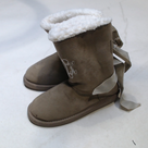 BLOOPER KIDS: Monogrammed Kids Sherpa Tie Booties