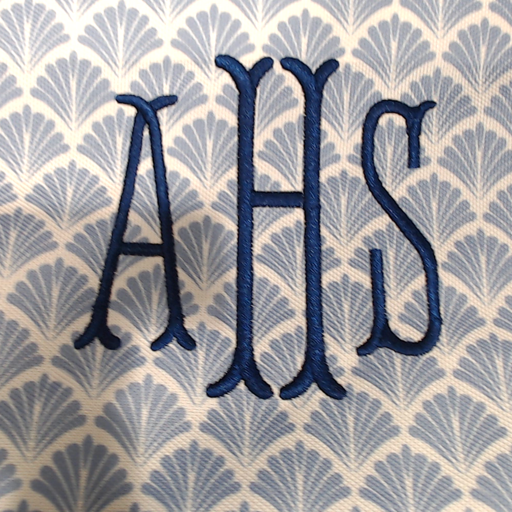 BLOOPER ACCESSORY: Monogrammed Casserole Carrier