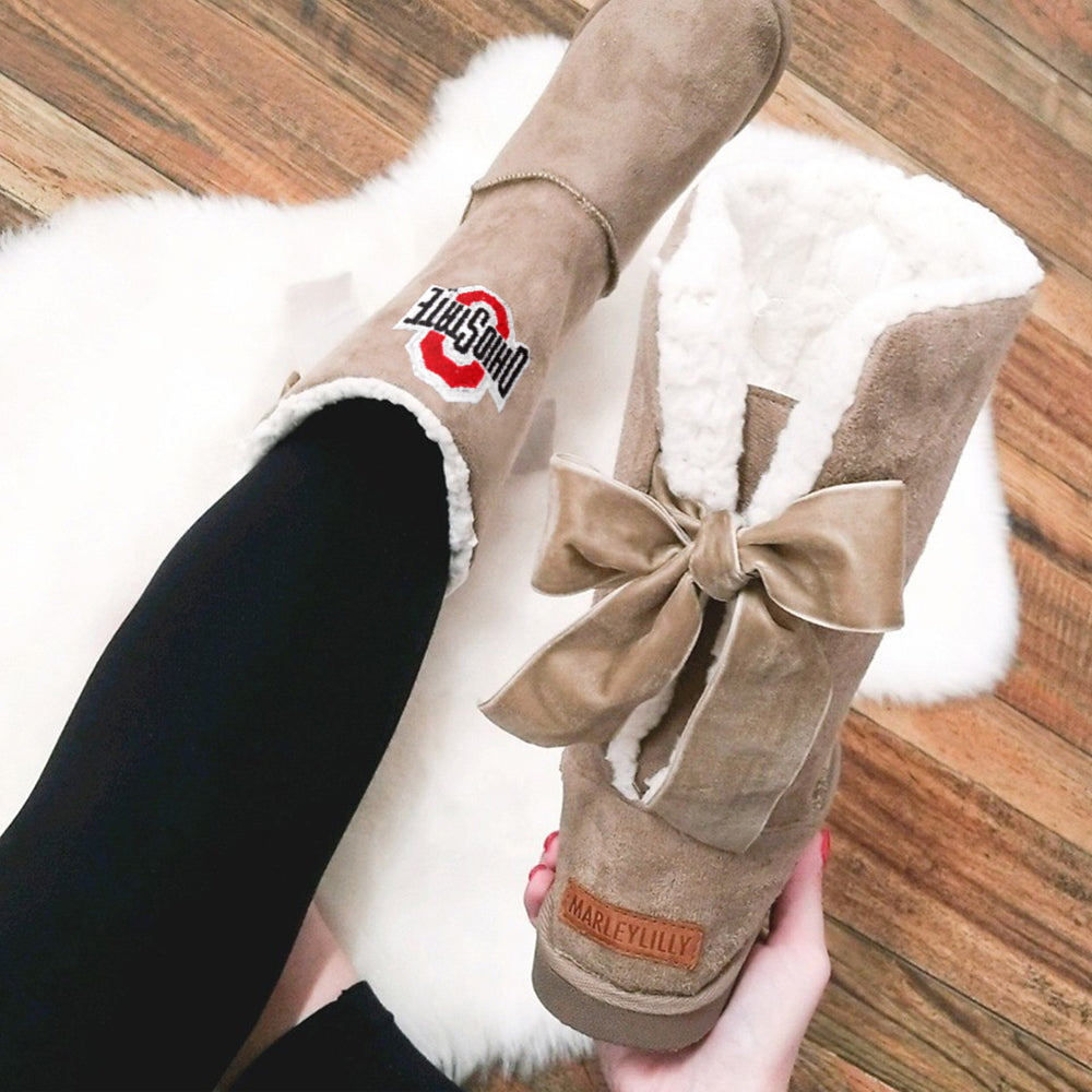 front and back of ohio state sherpa tie booties