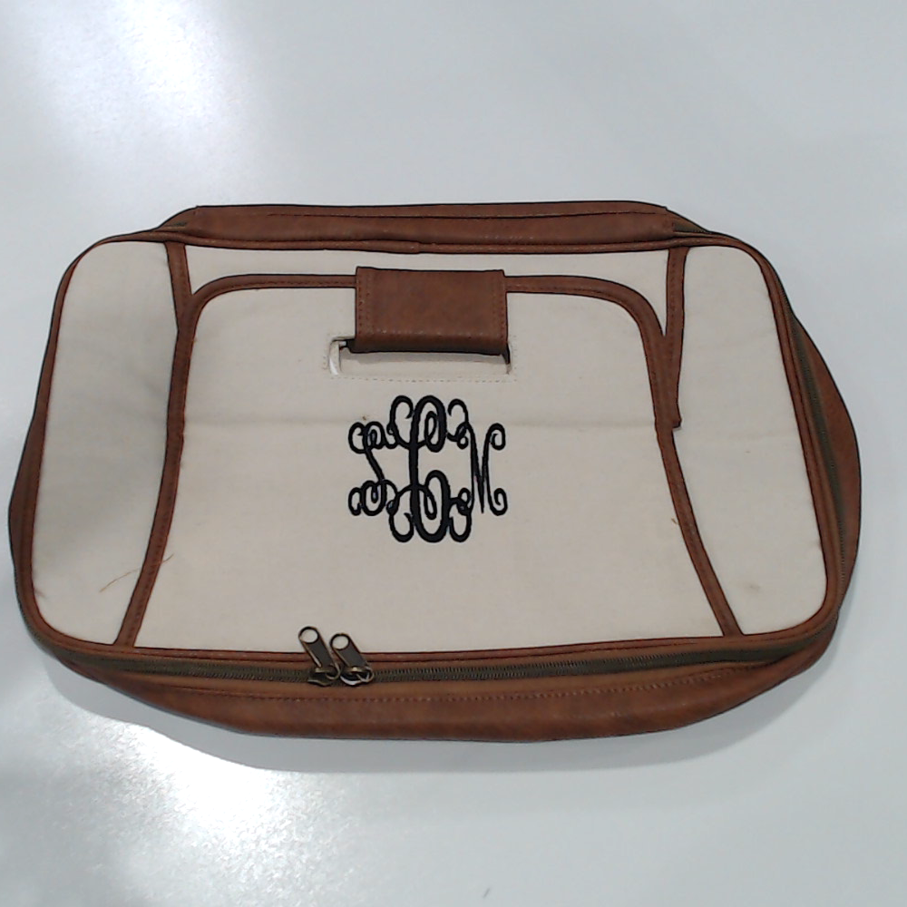 BLOOPER ACCESSORY: Monogrammed Casserole Carrier