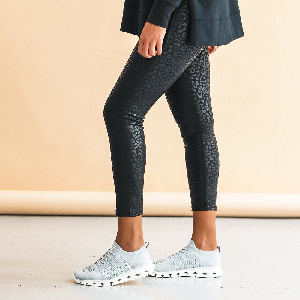 [jae] onyx leopard faux leather leggings on jae