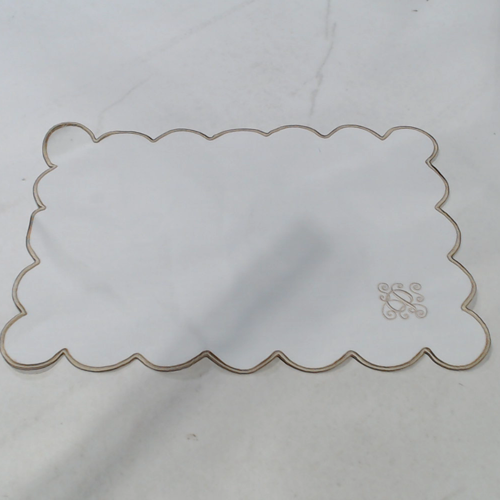 BLOOPER ACCESSORY: Monogrammed Scalloped Placemat